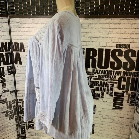 Ellos 10/12 Blue Lace Trim Split Neck Step- Hem 3/4 Sleeve Bohemian Top - Picture 5 of 6